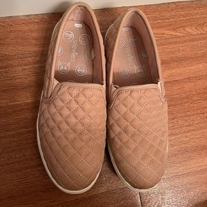 Women’s size 5 slip on pink sneakers